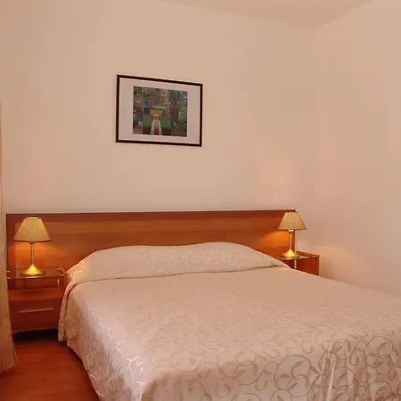 Hotel Efir 1 3*